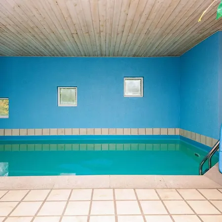 12 Person In Oksbol * Oster Vrogum