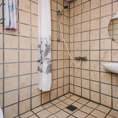 12 Person In Oksbol *