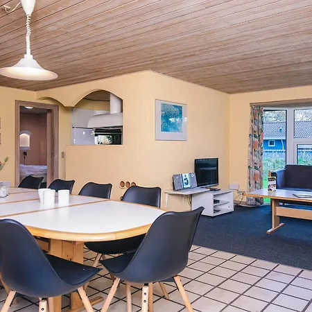 12 Person In Oksbol Oster Vrogum