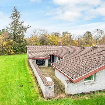 12 Person In Oksbol Oster Vrogum